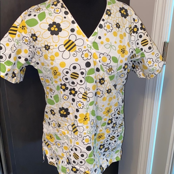 Scrub top - Picture 1 of 3